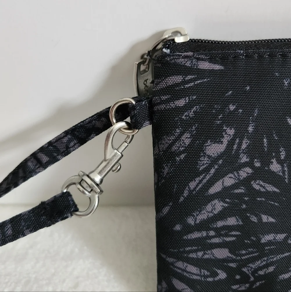 Baggallini Black Onyx Floral Flower RFID Go Phone Wristlet Wallet Clutch